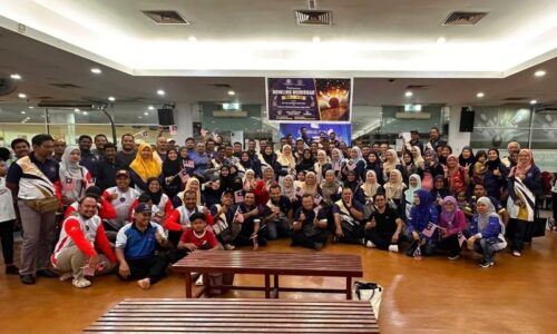 KIBARAN JALUR GEMILANG MERIAHKAN BOLING KRT ALOR GAJAH