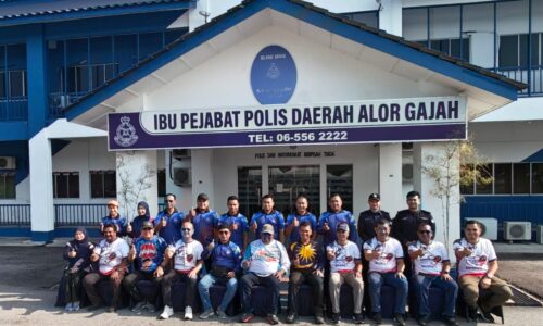 TOK RAUF HARGAI PENGORBANAN WARGA PDRM
