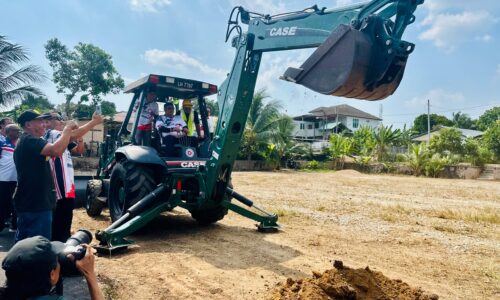 KAMPUNG ABBEY DAPAT DEWAN BAHARU RM500,000