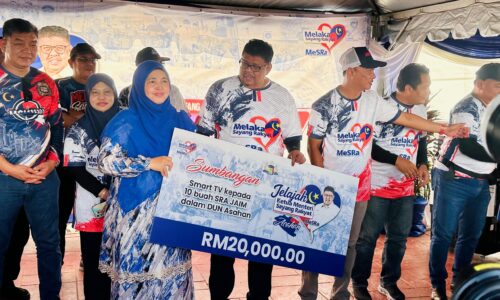 KETUA MENTERI TURUN ASAHAN BUKAN DENGAN ‘TANGAN KOSONG’