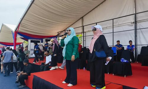 SUK TINJAU PERSIAPAN HARI KEBANGSAAN DI KLEBANG
