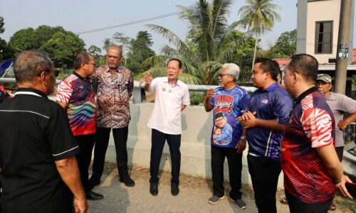 WRUR TABOH NANING: BINA TEMBOK KURANGKAN RISIKO BANJIR MASJID DAHARIYAH