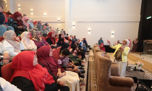 IBU MUDA MELAKA LUAR BIASA!