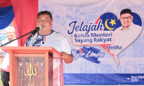 ORANG AYER LIMAU BERTUAH DAPAT BUAH TANGAN DARIPADA TOK RAUF
