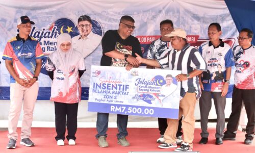 ‘NAK BERKASIH BIARLAH PADA YANG SAYANG, MEMINTA PADA YANG ADA’ – AB RAUF