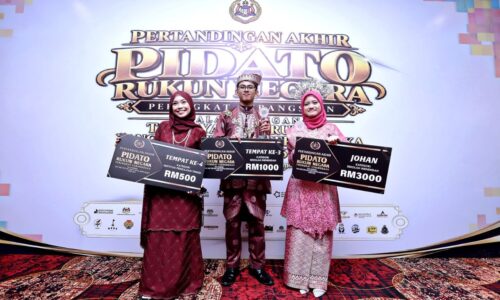 BERPIDATO BENTUK JATI DIRI, BINA KARAKTER ANAK MELAKA