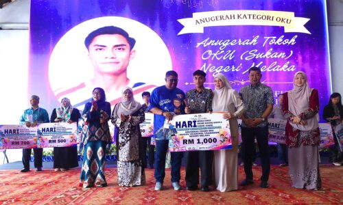 IBU JADI INSPIRASI ‘BALAU’ BURU  KEJAYAAN  DI BALAPAN