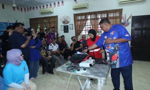WRUR TANJUNG BIDARA: 30 SUKARELAWAN KUASAI KEMAHIRAN PARAKOM TAHAP 2