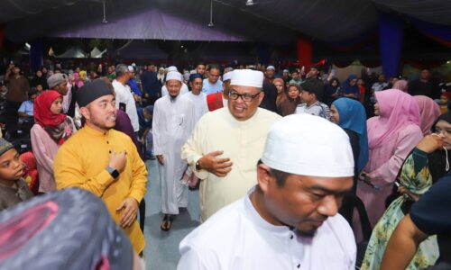 TANJUNG BIDARA BERSELAWAT HIMPUNKAN LEBIH 5,000 UMAT ISLAM