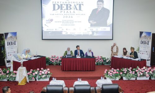 YOUTUBE JADI ‘GURU’, NUR SYAZWANI BERSINAR DI PENTAS DEBAT