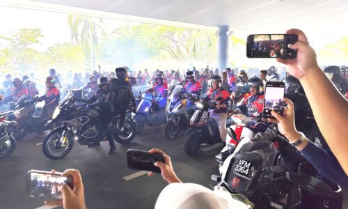 LEBIH 1,000 BERKONVOI BERSAMA TPM, KETUA MENTERI MELAKA