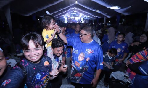 KARNIVAL FALAK TARIK LEBIH 7,000 PENGUNJUNG