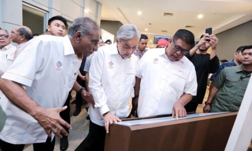 AGENDA MALAYSIA BIRU PACU MALAYSIA MENUJU 100 TAHUN KEMERDEKAAN