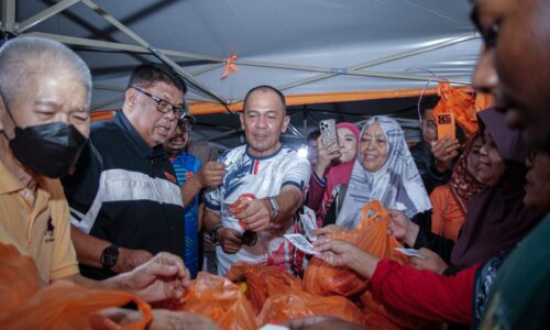 JUALAN MELAKA SAYANG RAKYAT BUKAN SEKADAR NAK MERIAH, TAPI SENTUH KEHIDUPAN AKAR UMBI