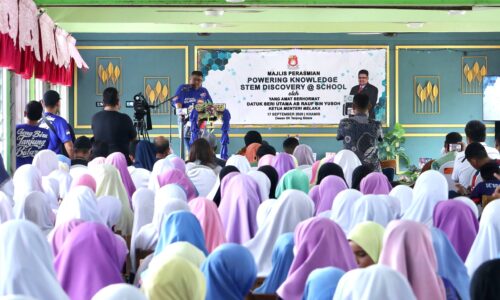 ANAK MELAKA PERLU REBUT PELUANG BIASISWA PETRONAS