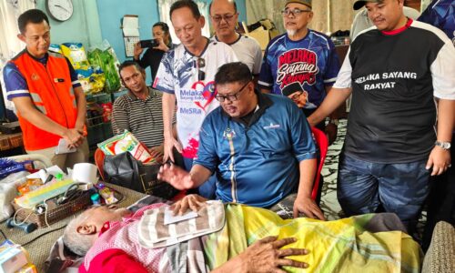 5 KELUARGA TABOH NANING TERIMA MANFAAT MELAKA RUMAHKU