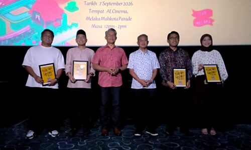 KERETAPI SARONG MELAKA SASAR LEBIH 3,000 PESERTA