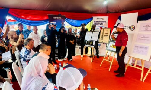 MENARA TELEKOMUNIKASI BAHARU DIBINA DI PAYA LEBAR
