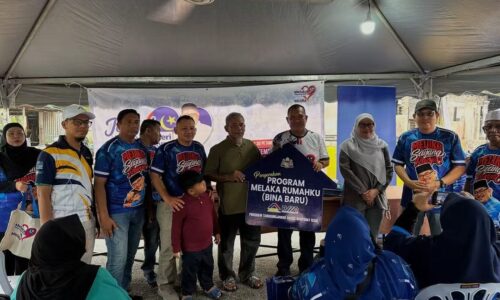 MANGSA KEBAKARAN DI KAMPUNG GANGSA BAKAL HUNI RUMAH BAHARU