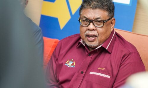 ‘ORANG MELAKA SEMUA SABAU DULU, TUNGGU PENGUMUMAN SPR ESOK’ – AB RAUF
