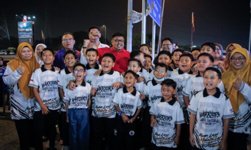 KETUA MENTERI PUJI PERSEMBAHAN BERIRAMA SK TENGKERA DUA