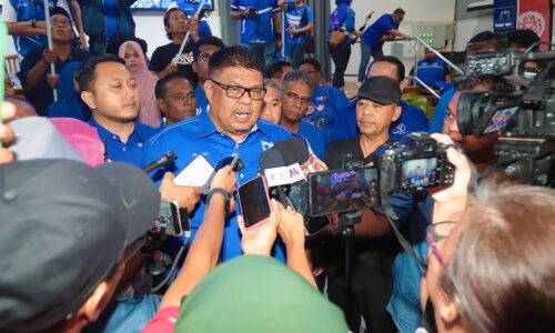 MELAKA DIIKTIRAF TERBAIK DALAM MALAYSIA URUS ADUAN RAKYAT
