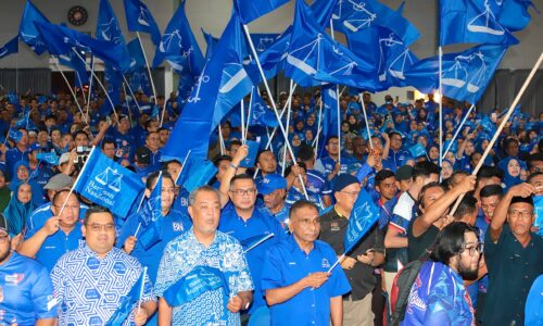 RAKYAT MAHU PEMIMPIN BEKERJA, BUKAN SEKADAR TABUR JANJI