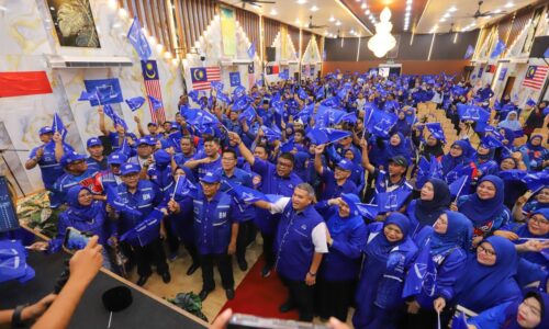 PANTAI KUNDOR ANTARA KERUSI TUMPUAN PRN MELAKA KE-16