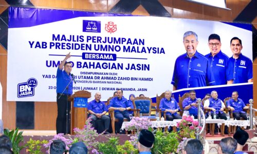 PRN MELAKA: ‘TAK BERTANDING TAK APA, YANG PENTING BN MENANG’ – DR. AKMAL