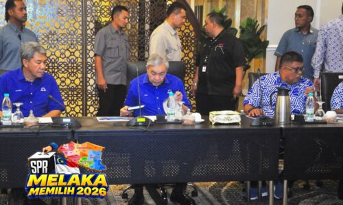 PRN MELAKA: BN, PAS DAN RAKAN STRATEGIK UMUM CALON DI PENTAS SAMA 24 OKTOBER