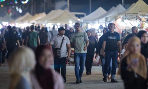 TIADA ZON BEBAS KENDERAAN, PENDAPATAN PENIAGA BOLEH TERJEJAS