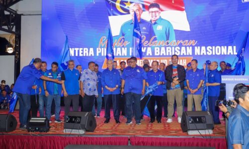 TANJUNG BIDARA TARIK PELANCONG, HUBUNG DUNIA MELALUI KABEL DASAR LAUT