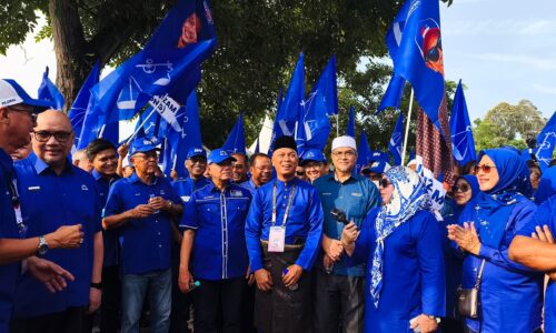 ASAHAN GAMAT DENGAN KEHADIRAN 1,000 PENYOKONG BN