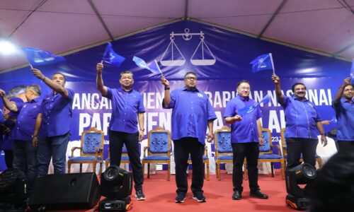 PRN MELAKA: GAGAL CARI KELEMAHAN, SERANGAN PERIBADI BAKAL JADI SENJATA LAWAN