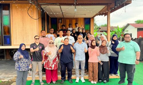 MAHASISWA USM SUMBANG TENAGA, INDAHKAN MASJID AYER PASIR