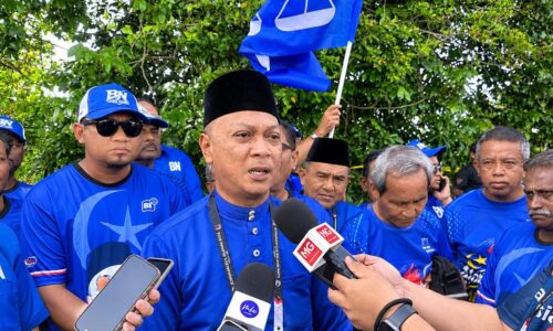 PRN MELAKA : ‘ALONG’ TIDAK PANDANG MUDAH SAINGAN DI ASAHAN